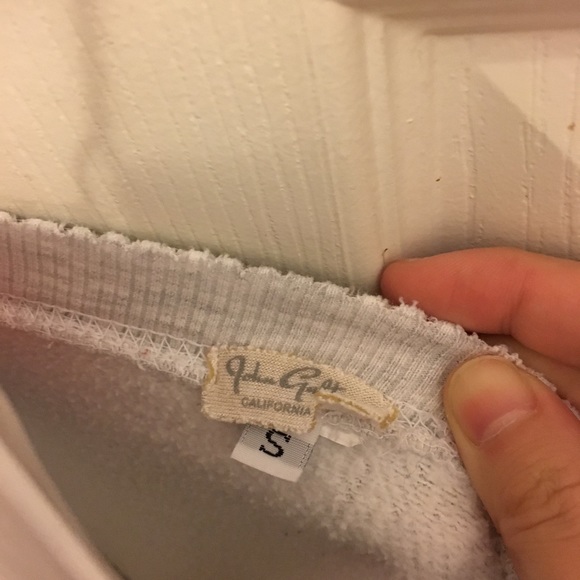 BRANDY MELVILLE SWEATER - Picture 2 of 2